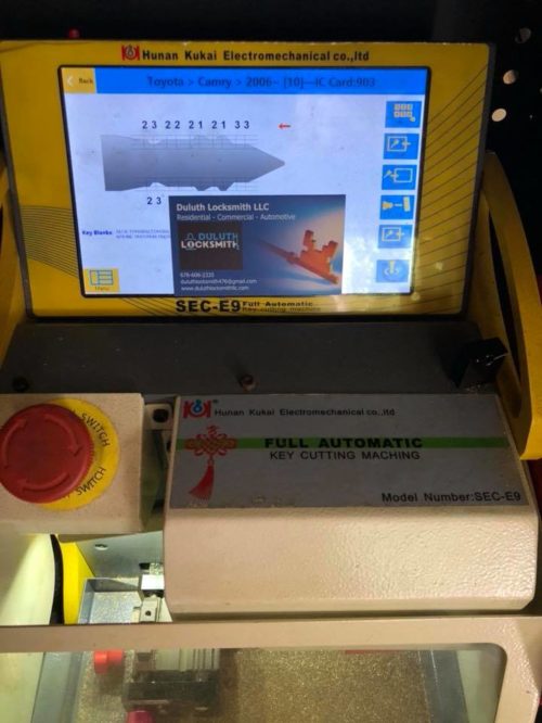 Duluth-Locksmith-Full-Key-Cutting-Machine